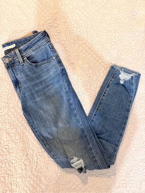 Levi's 711 Skinny Ankle Jeans